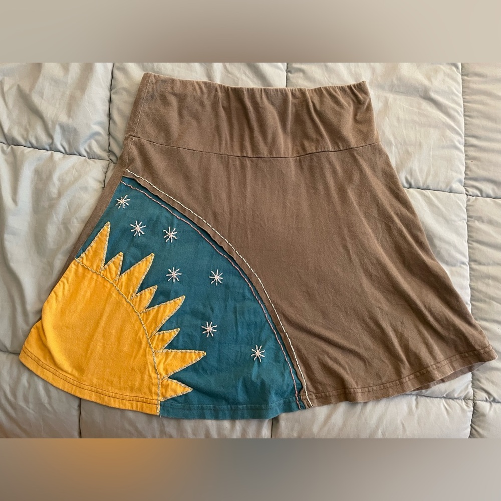 Synergy Organic sun and stars skirt, size medium